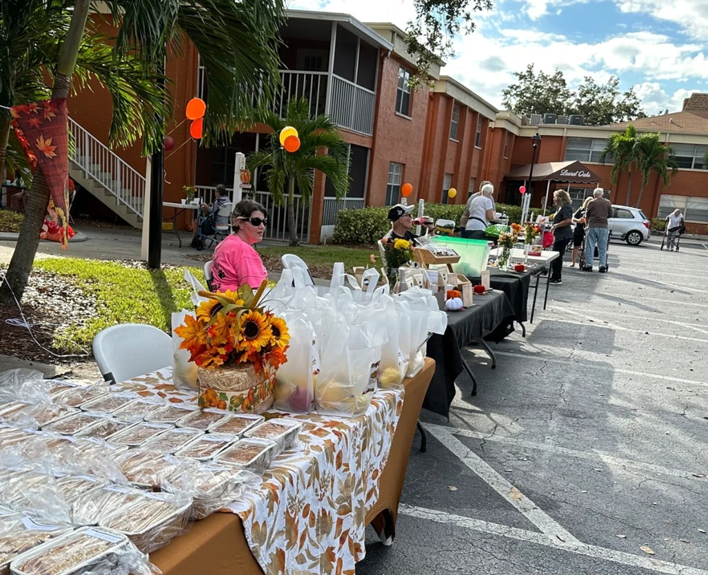 OAK MANOR SENIOR LIVING COMMUNITY - Main